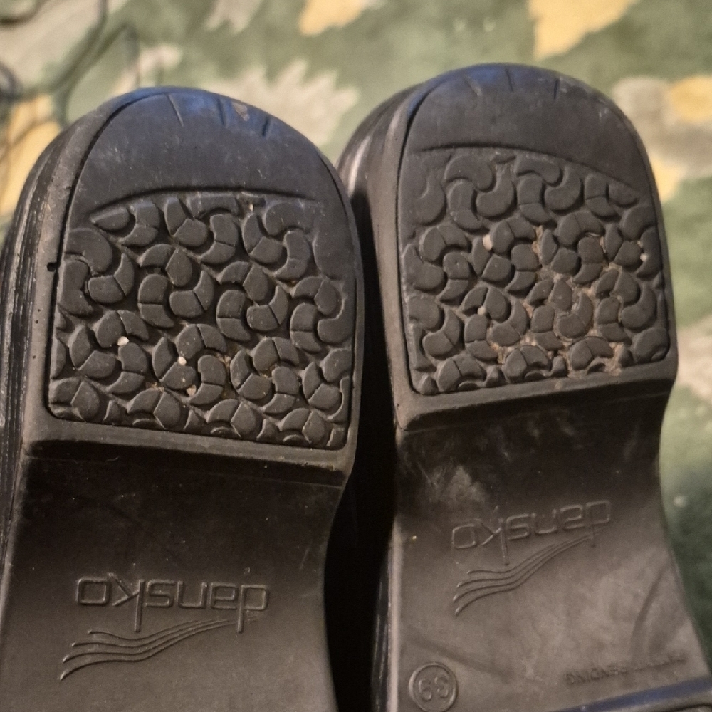 Dansko womens clogs with Multicolor Animal Print - Picture 12 of 16